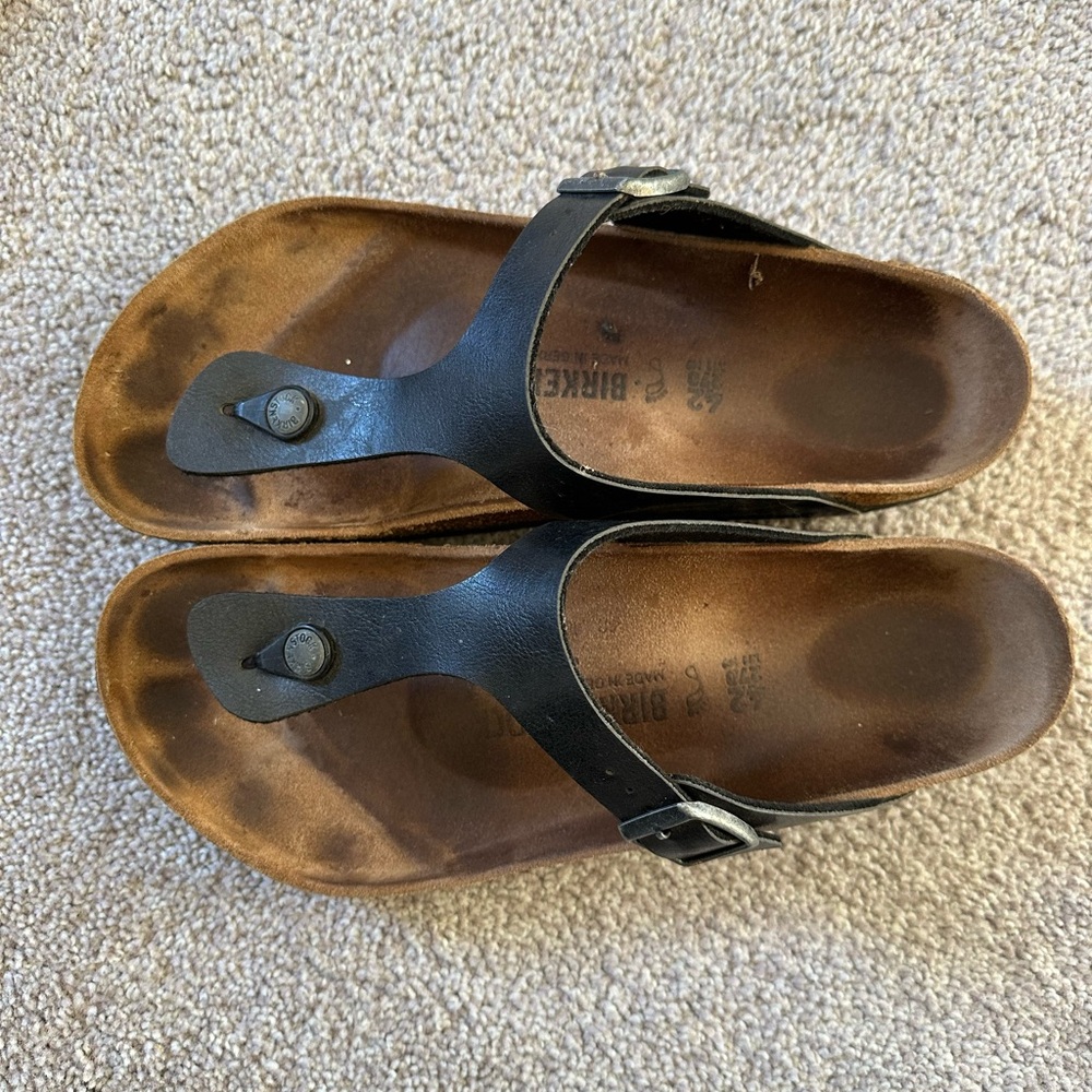 Birkenstock Gizeh Black and Brown Sandals